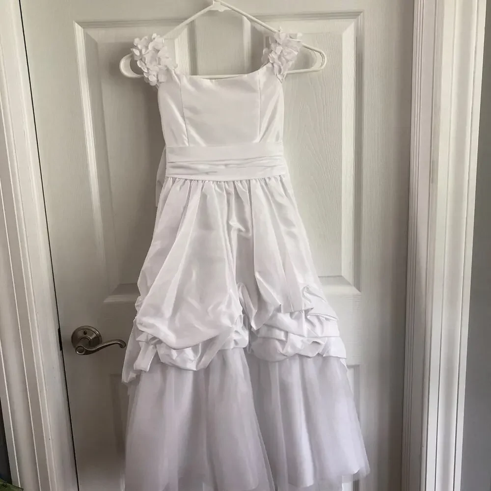 Joan Calabrese Girls formal dress in white aged 7